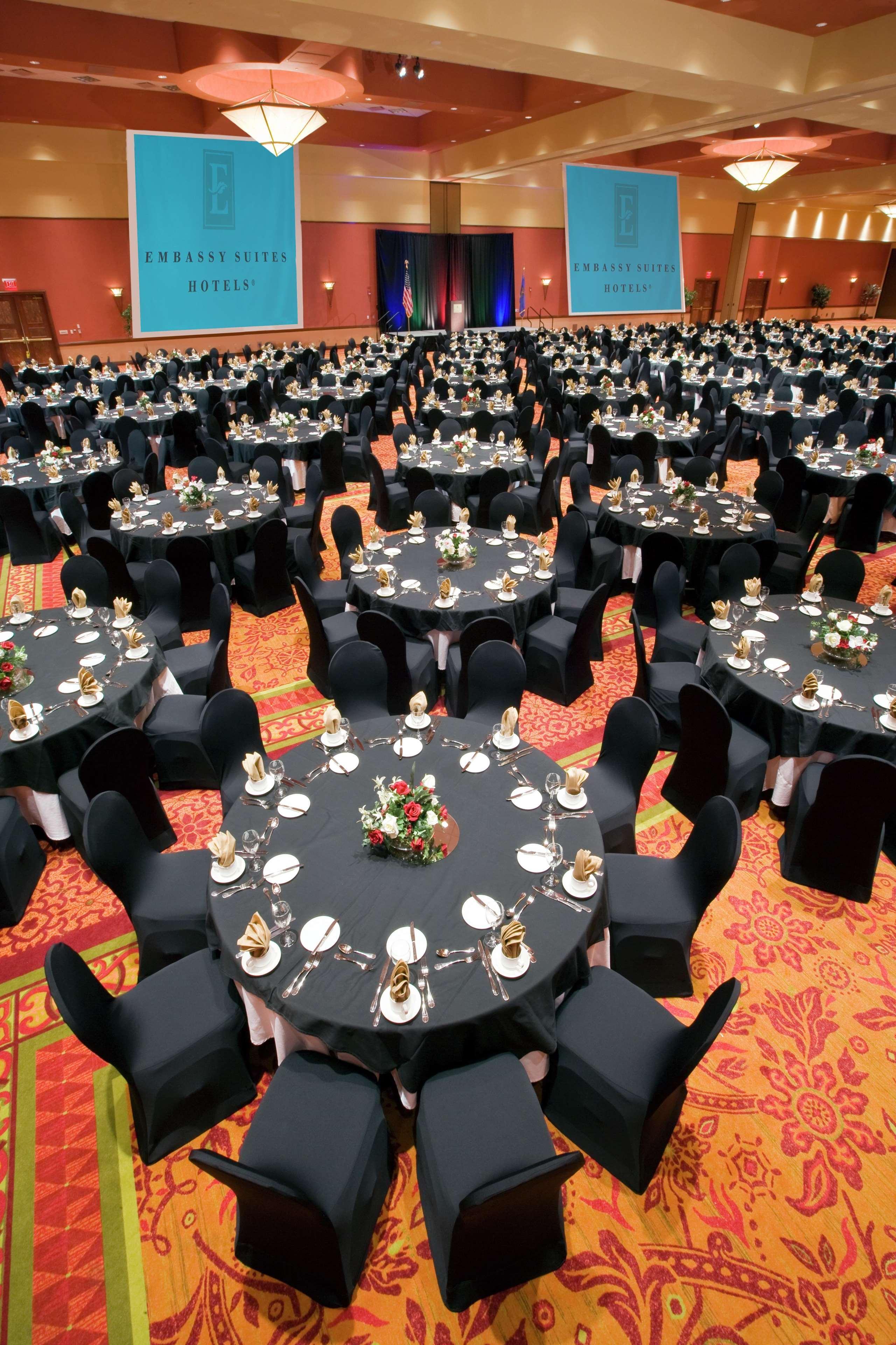 Embassy Suites By Hilton Norman Hotel & Conference Center Extérieur photo
