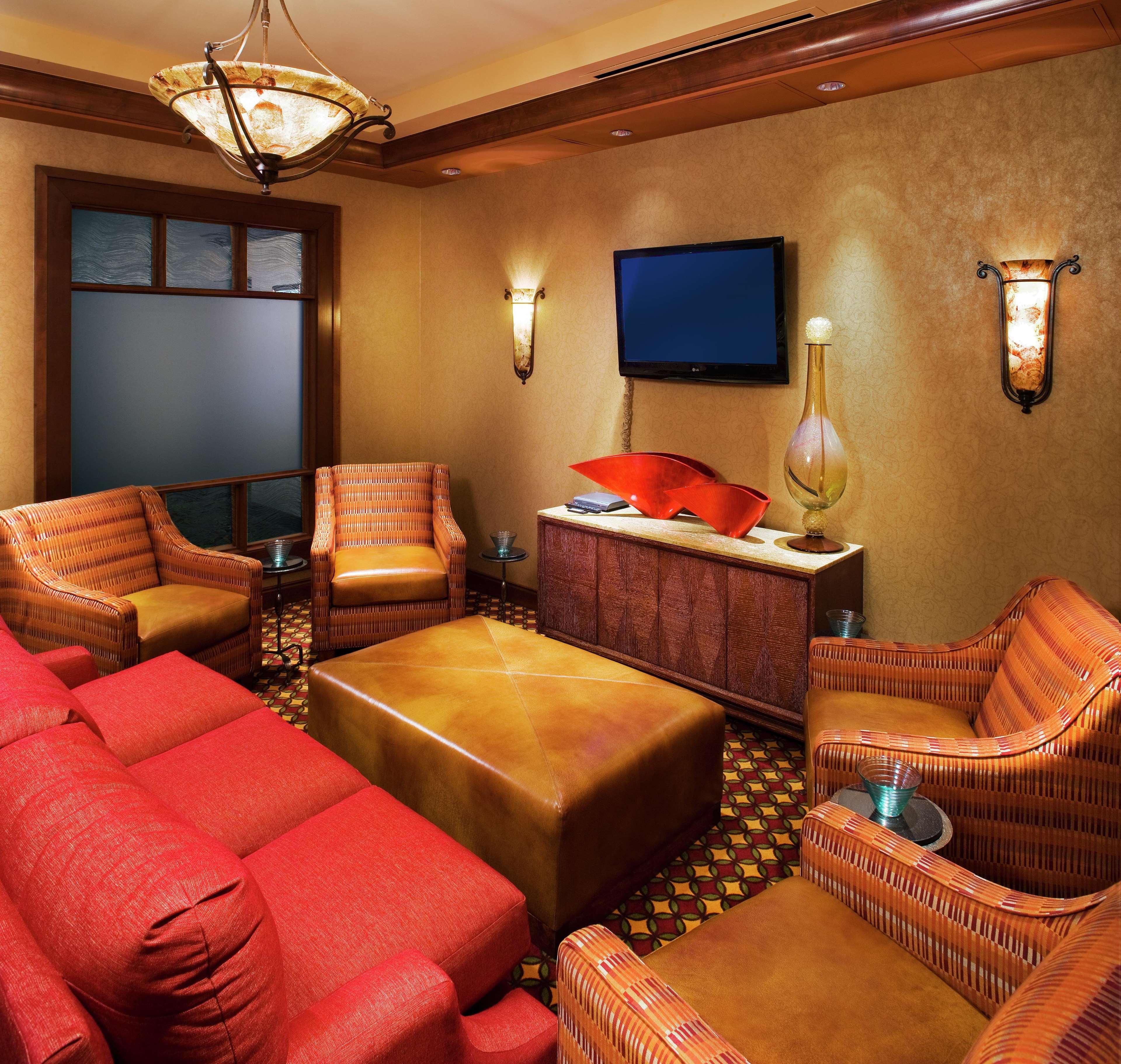 Embassy Suites By Hilton Norman Hotel & Conference Center Extérieur photo