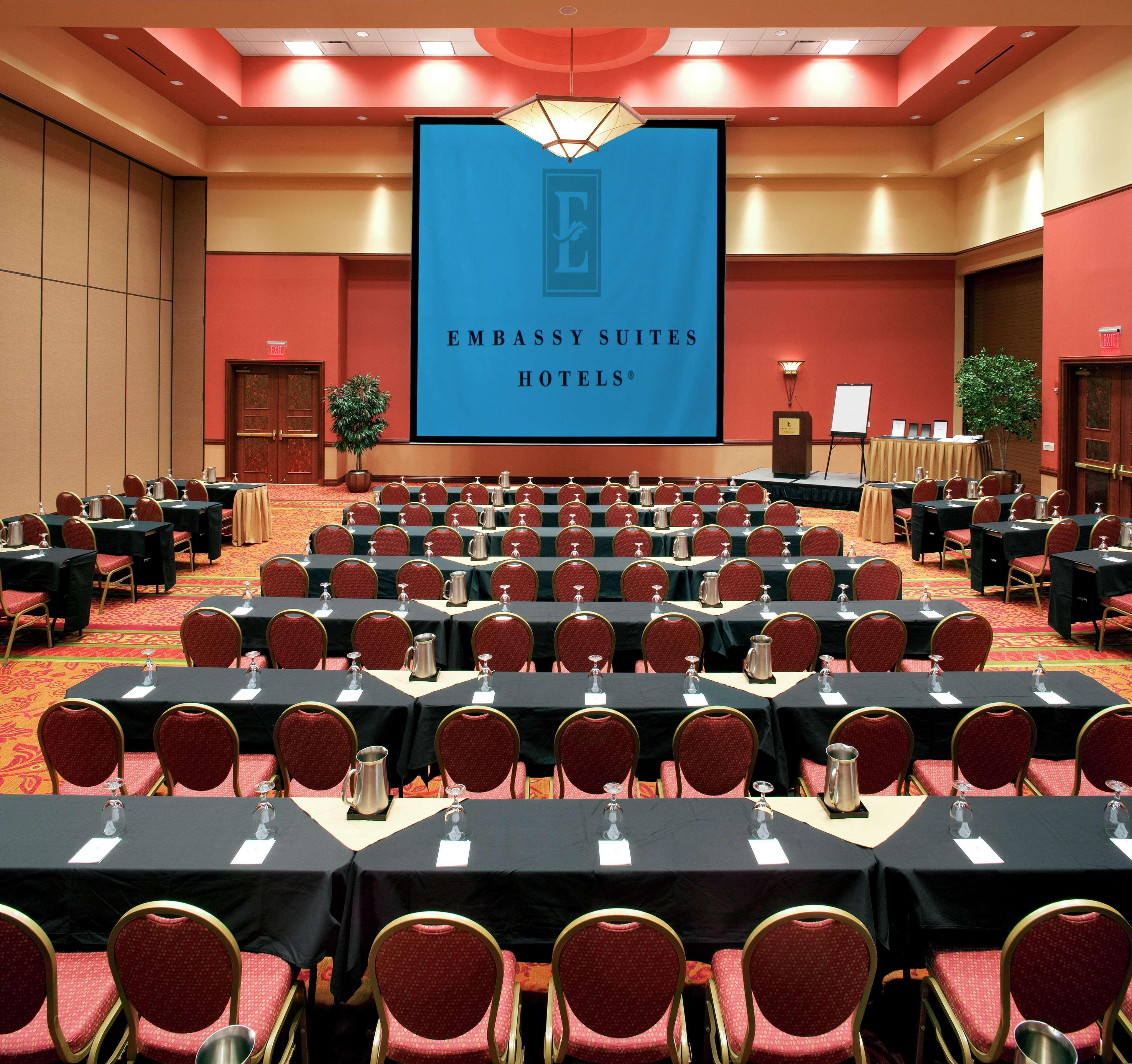 Embassy Suites By Hilton Norman Hotel & Conference Center Extérieur photo