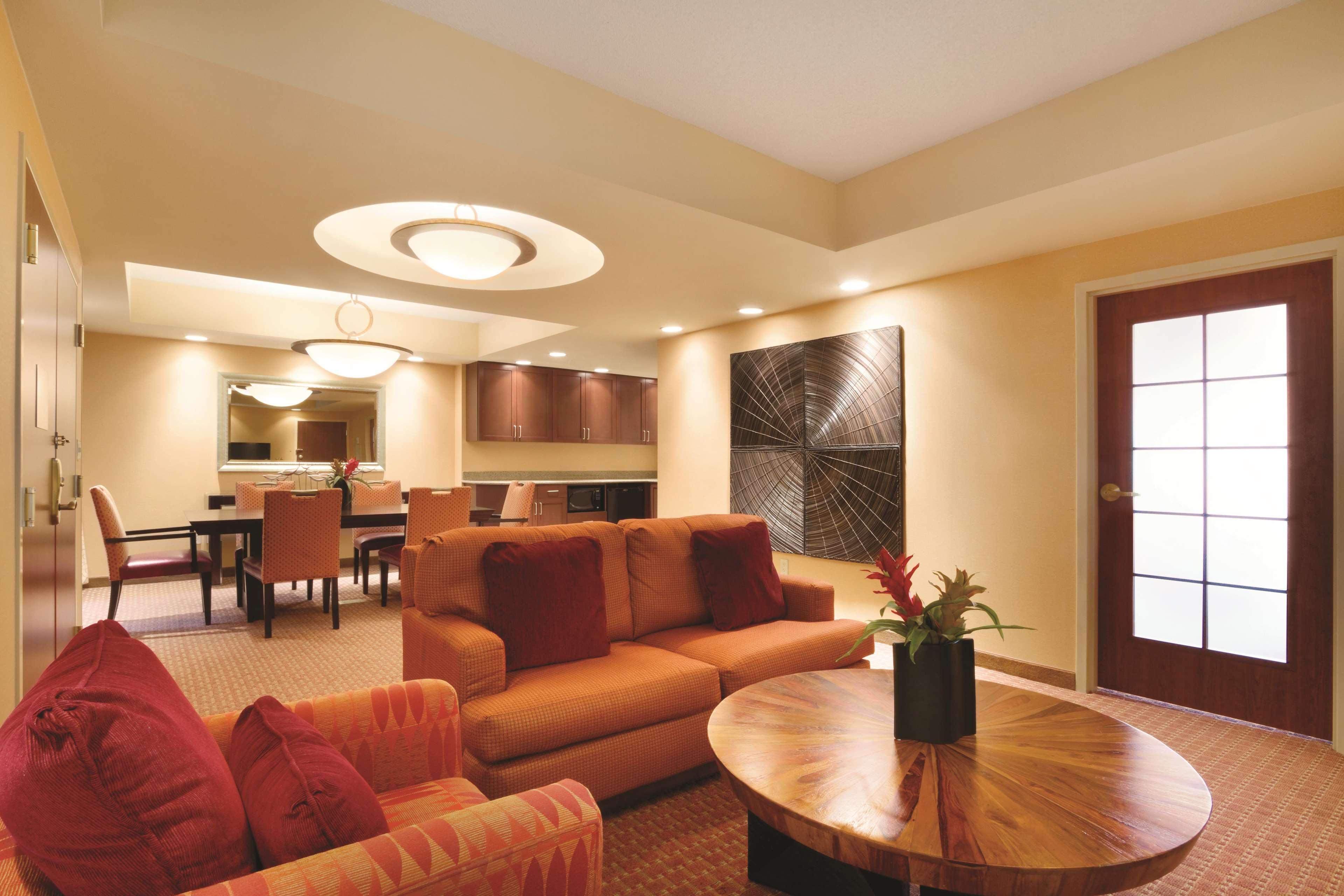 Embassy Suites By Hilton Norman Hotel & Conference Center Chambre photo