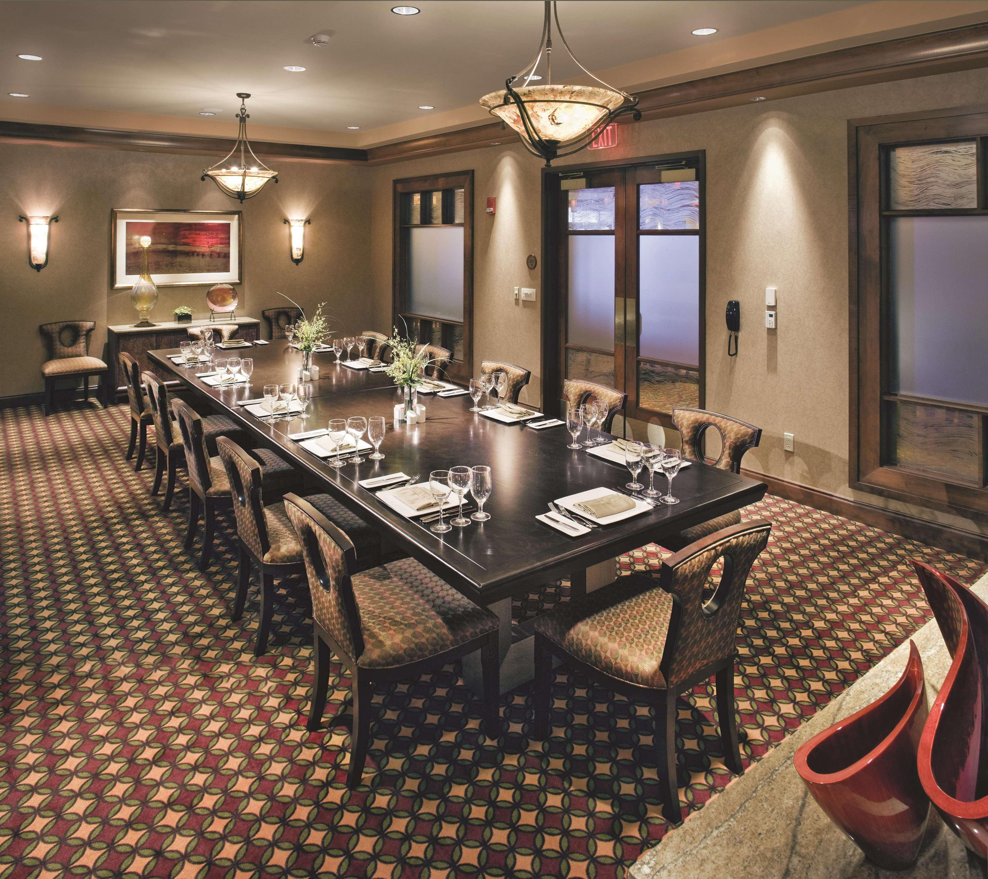 Embassy Suites By Hilton Norman Hotel & Conference Center Extérieur photo