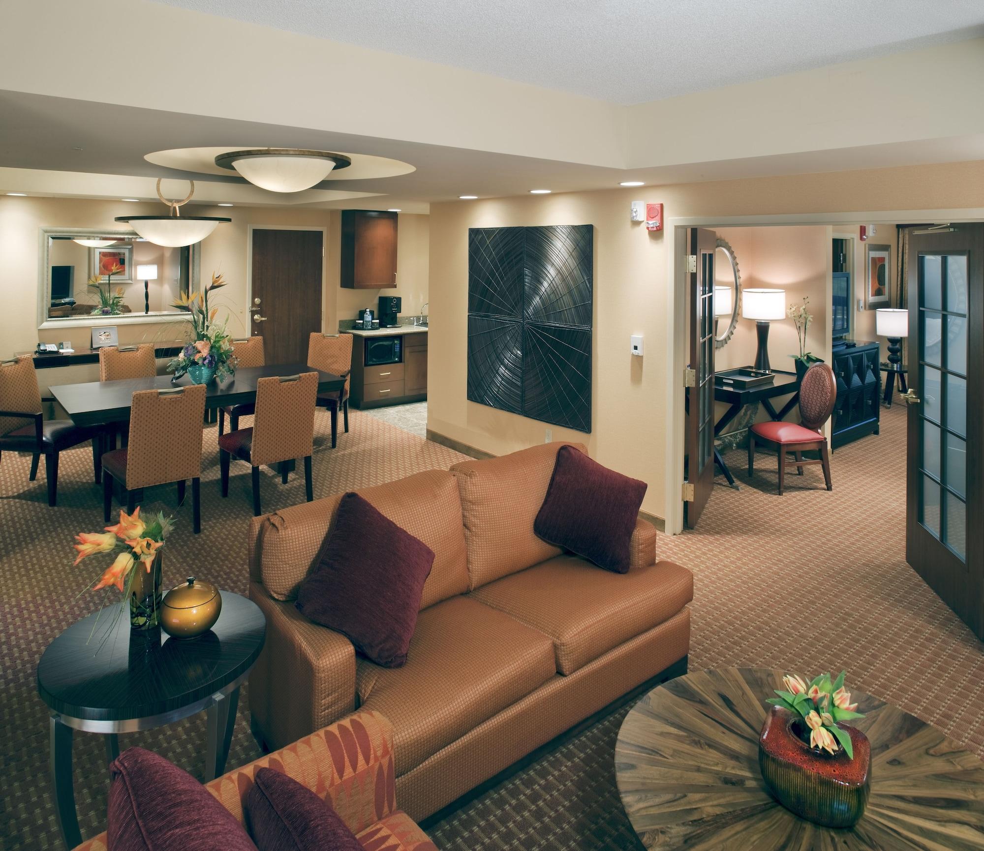 Embassy Suites By Hilton Norman Hotel & Conference Center Extérieur photo