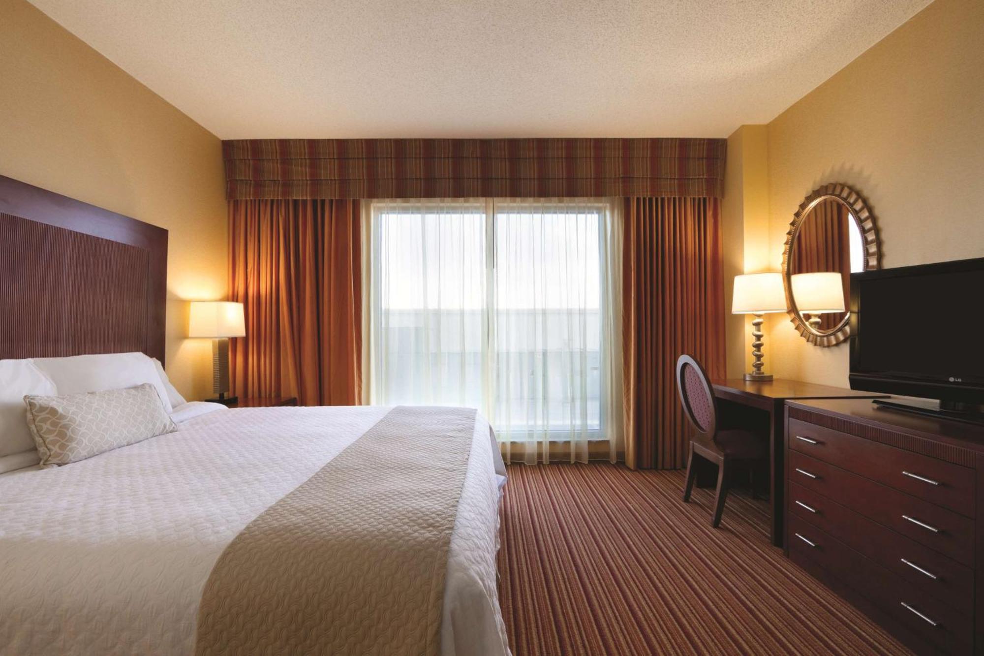 Embassy Suites By Hilton Norman Hotel & Conference Center Extérieur photo