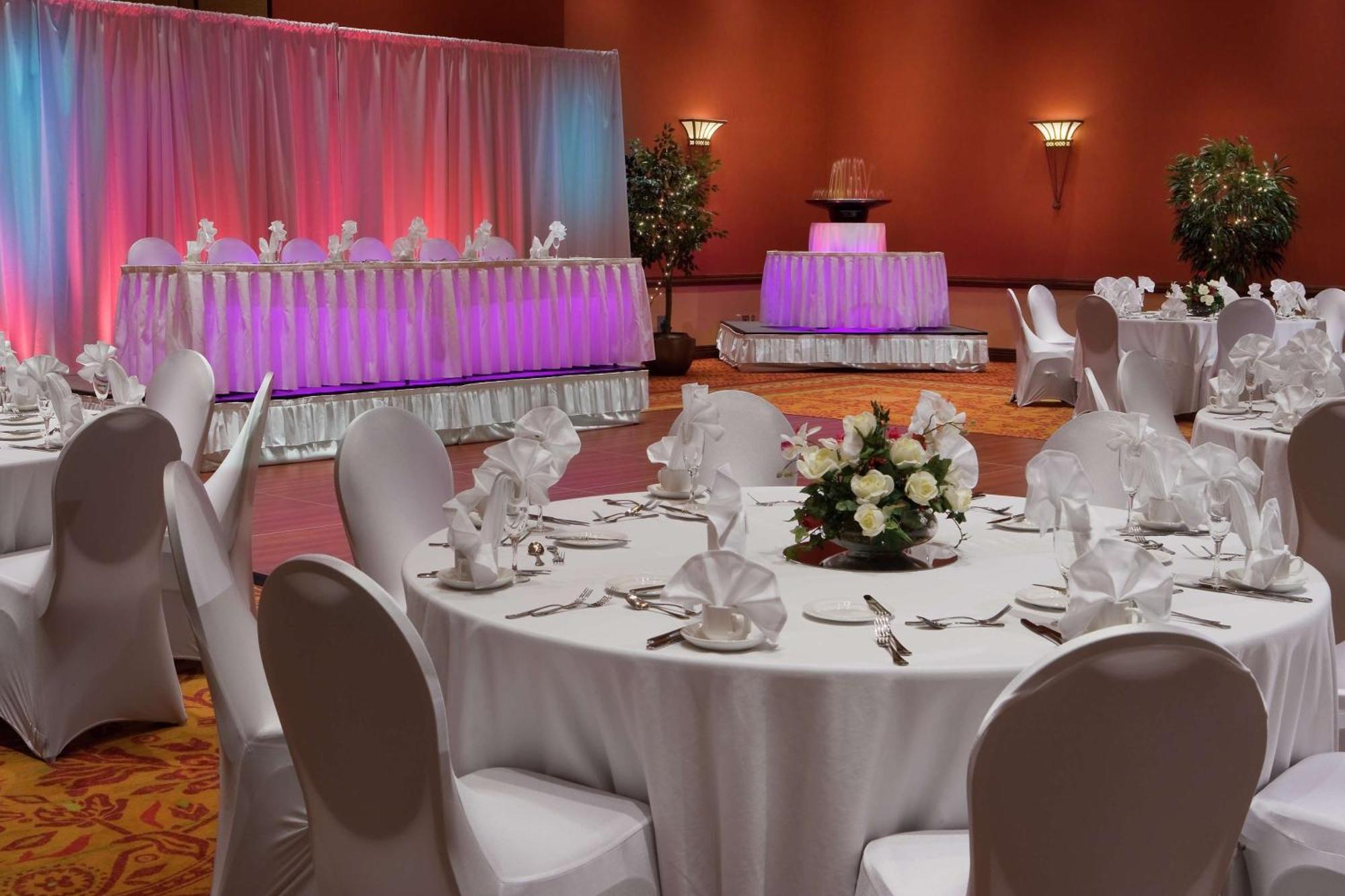 Embassy Suites By Hilton Norman Hotel & Conference Center Extérieur photo