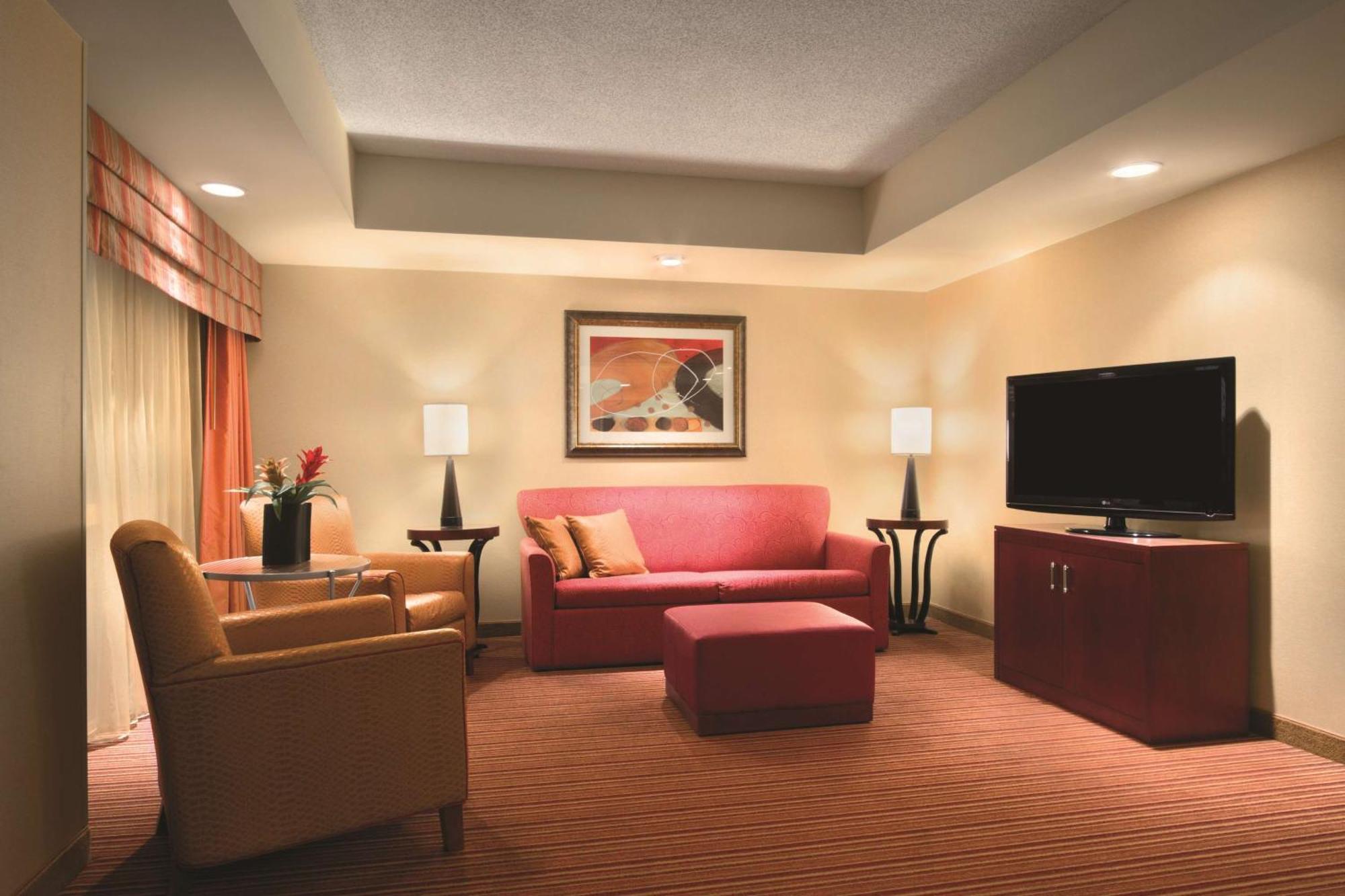 Embassy Suites By Hilton Norman Hotel & Conference Center Extérieur photo
