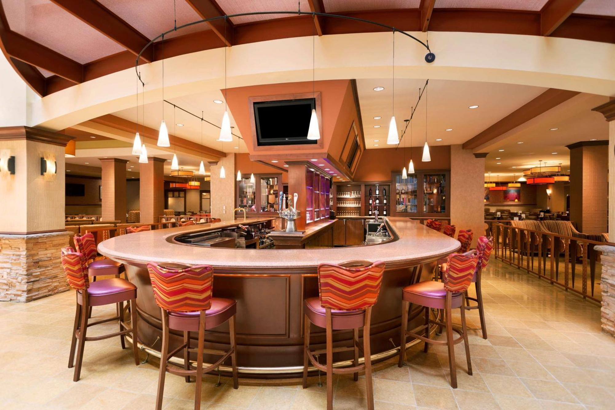 Embassy Suites By Hilton Norman Hotel & Conference Center Extérieur photo