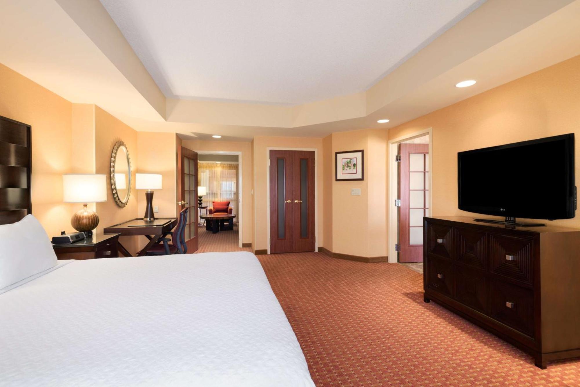 Embassy Suites By Hilton Norman Hotel & Conference Center Extérieur photo