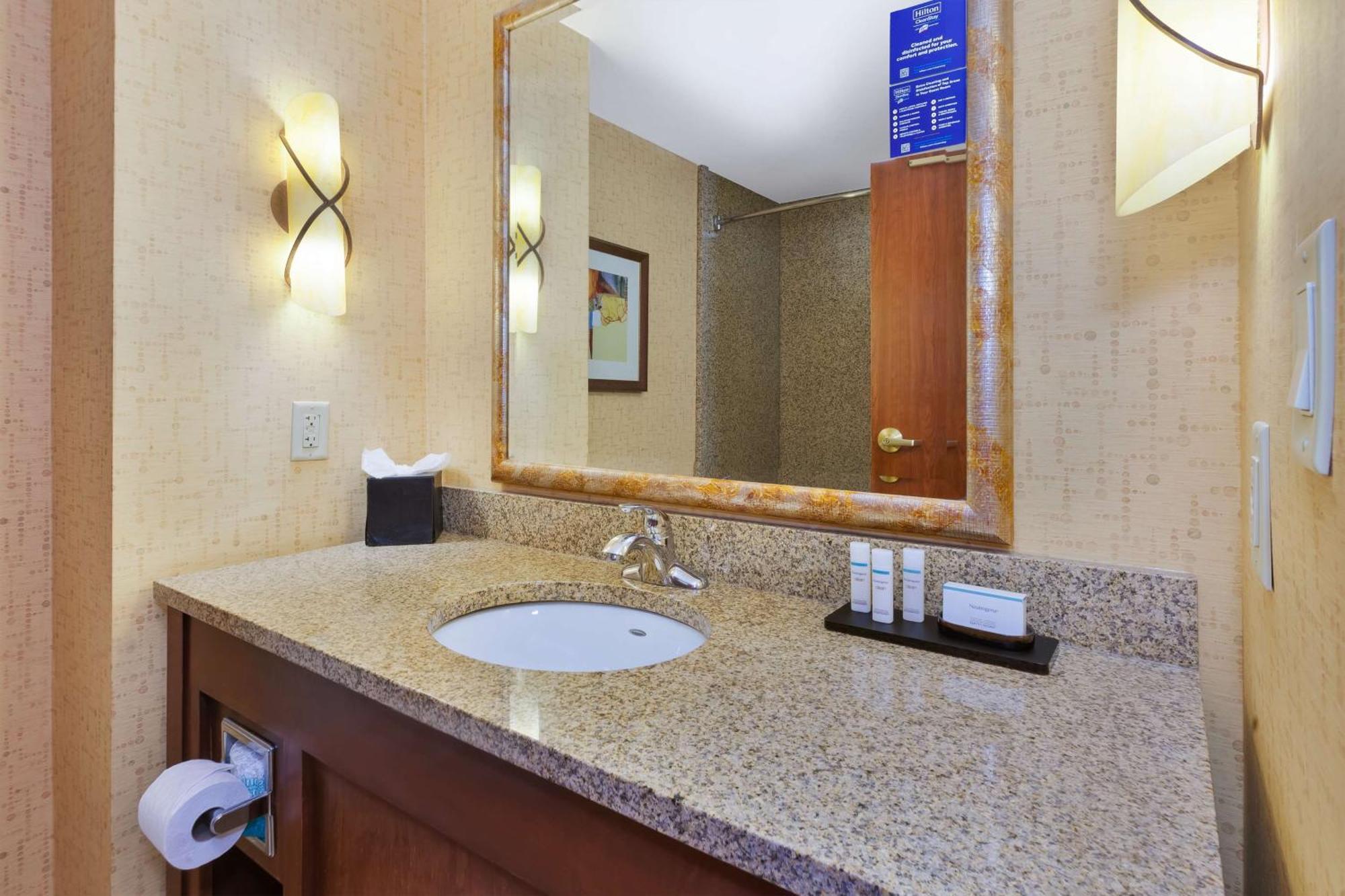 Embassy Suites By Hilton Norman Hotel & Conference Center Extérieur photo