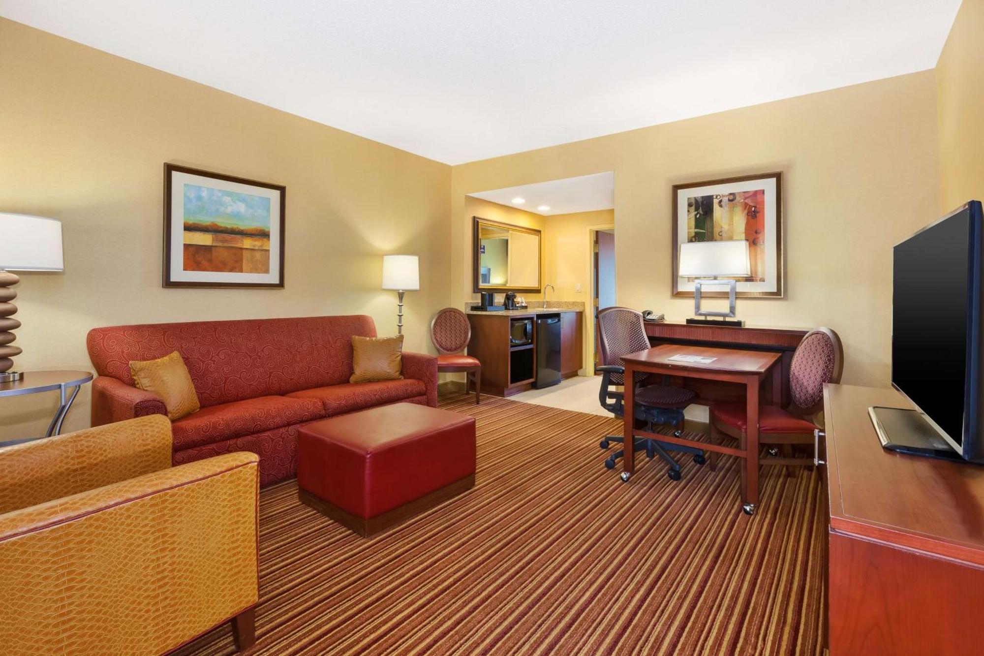 Embassy Suites By Hilton Norman Hotel & Conference Center Extérieur photo